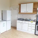 Rent 6 bedroom house in Wales