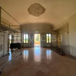 Affitto 6 camera appartamento di 200 m² in Parma