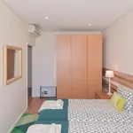 Rent 5 bedroom apartment in Porto