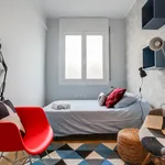 Rent 4 bedroom apartment in Barcelona