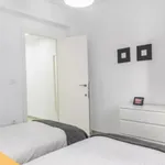 Rent 4 bedroom apartment in Valencia