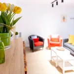 Alquilo 2 dormitorio apartamento de 915 m² en Badalona