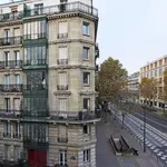 Appartement de 800 m² avec 3 chambre(s) en location à Paris