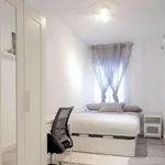 Rent 5 bedroom apartment in Madrid