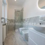 Rent 5 bedroom house of 380 m² in Rome