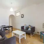 Rent a room of 200 m² in madrid