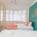 Rent 4 bedroom flat in Brighton