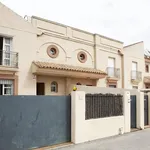 Rent 4 bedroom house in Cádiz