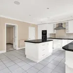 Rent 5 bedroom house in South East England