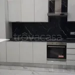 Affitto 2 camera appartamento di 75 m² in Napoli