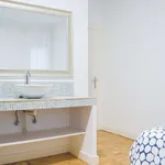 Rent a room of 98 m² in madrid