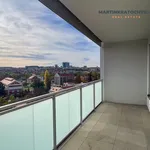 Pronajměte si 3 ložnic/e byt o rozloze 64 m² v Prague