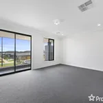 Rent 5 bedroom house in  Fraser Rise VIC 3336                        