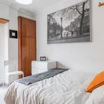 Rent 4 bedroom apartment in Valencia