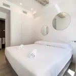 Rent 4 bedroom apartment of 50 m² in Barcelona