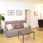 Rent 2 bedroom apartment of 700 m² in Alicante