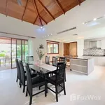 Rent 4 bedroom house of 380 m² in Phuket