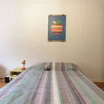 Rent a room of 75 m² in lisbon