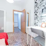 Rent a room of 80 m² in valencia