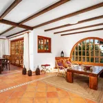 Rent 4 bedroom house of 350 m² in Marbella