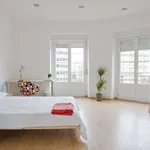 Rent a room of 200 m² in lisbon