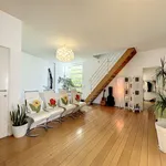 Rent 3 bedroom apartment of 220 m² in Uccle