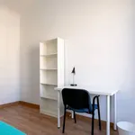 Rent 7 bedroom apartment in Granada