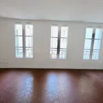 Rent 4 bedroom apartment of 91 m² in Paris 