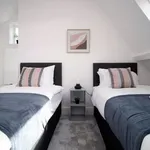 Rent 3 bedroom flat in Wales