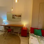 Rent a room of 150 m² in milan