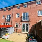 Rent 3 bedroom flat in East Midlands