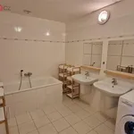 Pronajměte si 2 ložnic/e byt o rozloze 63 m² v Praha 14