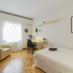 Rent a room of 126 m² in madrid