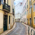 Rent 1 bedroom apartment of 45 m² in lisbon