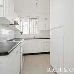 Rent 2 bedroom apartment in Campsie