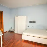 Rent 3 bedroom apartment of 100 m² in Milan