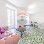 Rent 5 bedroom apartment of 130 m² in Roma