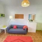 Rent 4 bedroom apartment in Lisbon