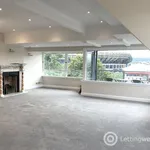 Rent 3 bedroom apartment in Edinburgh