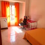 Rent a room in Valencia']