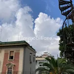 Affitto 1 camera appartamento di 275 m² in Naples