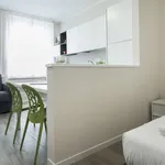 Rent 1 bedroom apartment of 44 m² in milan