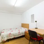 Rent a room of 260 m² in madrid