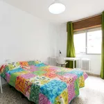 Rent a room of 130 m² in granada