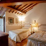 Rent 5 bedroom apartment of 243 m² in Florence