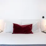 Rent 1 bedroom apartment in Porto