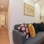 Rent 2 bedroom apartment of 60 m² in barcelona