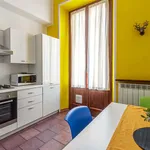 Rent 3 bedroom apartment in Milan