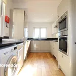 Rent 4 bedroom house in Surrey