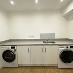 Rent 3 bedroom flat in North West England